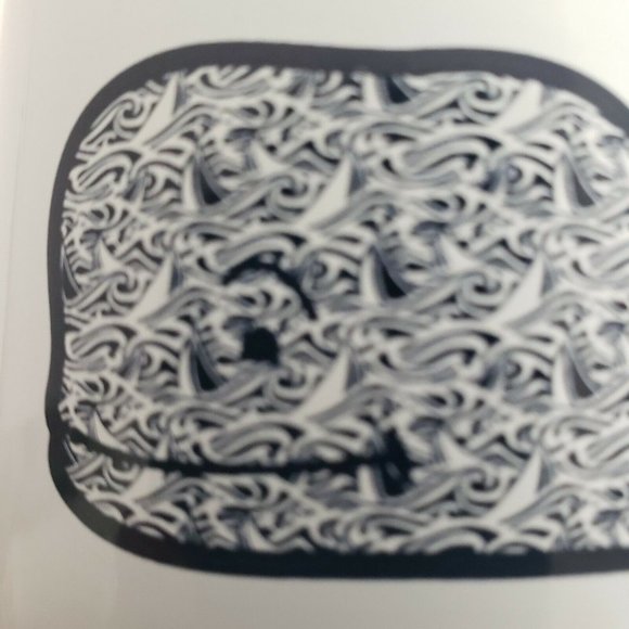 Vineyard Vines Wine Glass White Navy Whale 11.5 oz - Picture 3 of 6